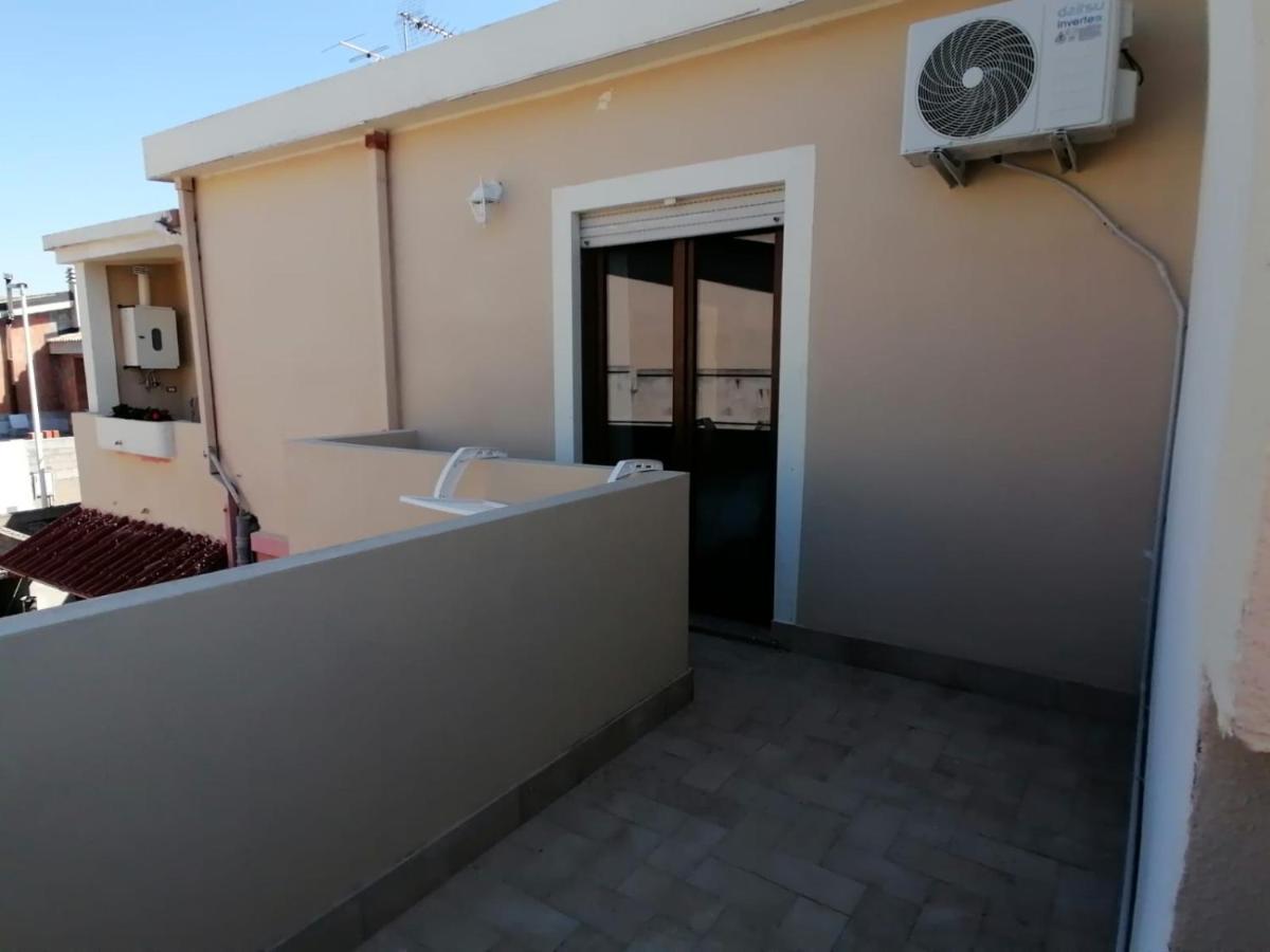 Luminoso Appartamento Con Terrazza......C.U......Q2483 Sìnnai Eksteriør billede