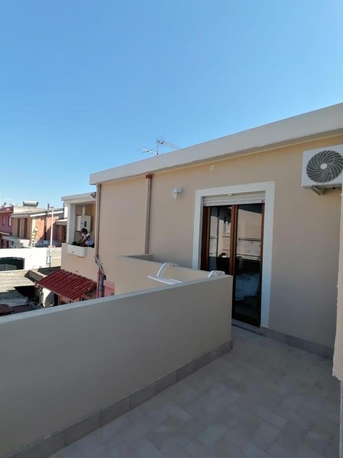 Luminoso Appartamento Con Terrazza......C.U......Q2483 Sìnnai Eksteriør billede